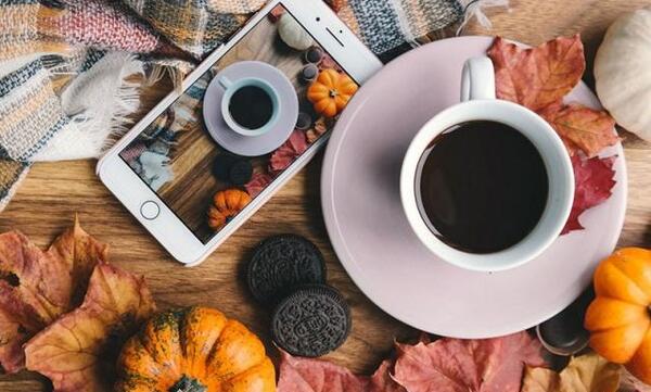 عکس پاییز و قهوه
