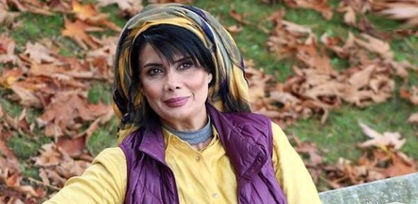 عکس عاطفه رضوی در خارج
