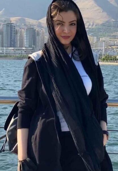 عکس های بازیگر آوا دارویت