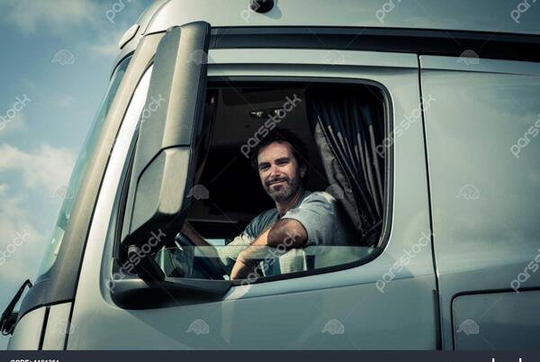 عکس پشت فرمان کامیون