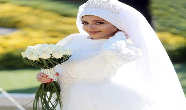 عکس ساره بیات در لباس عروس
