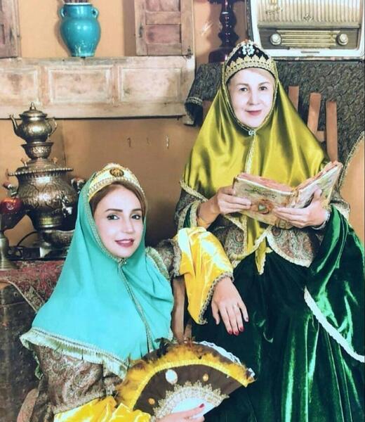 عکس شبنم قلی خانی و مادرش
