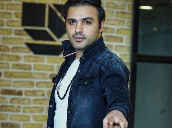 عکس سامان صفاری در استخر