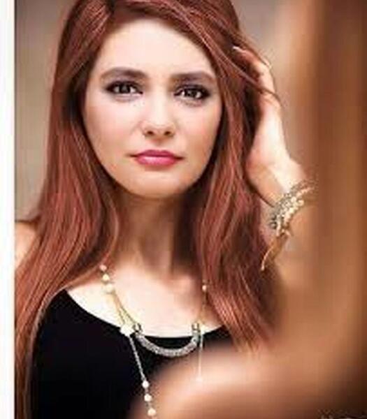 عکس لیندا کیانی با شلوار کوتاه