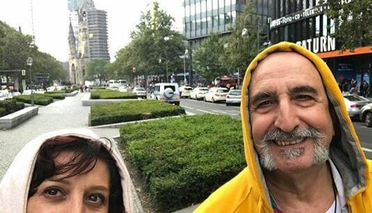 عکس فرهاد آئیش و خانواده اش