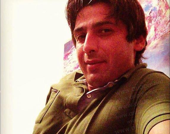 عکس حمید گودرزی تنها