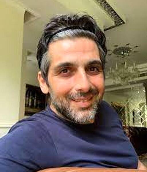 عکس حمید گودرزی تنها