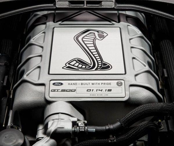 عکس موتور v8