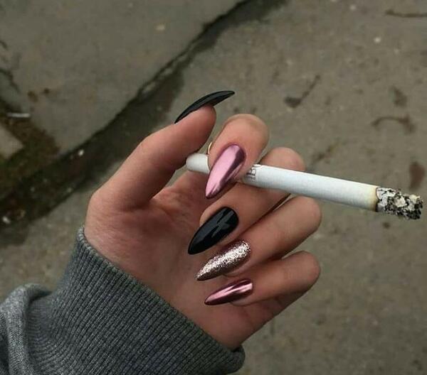 عکس ناخن غمگین