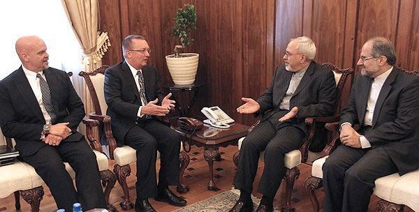 عکس ظریف پرچم ایران