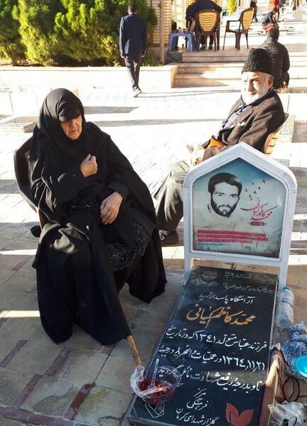 عکس مادر و فرزند شهید