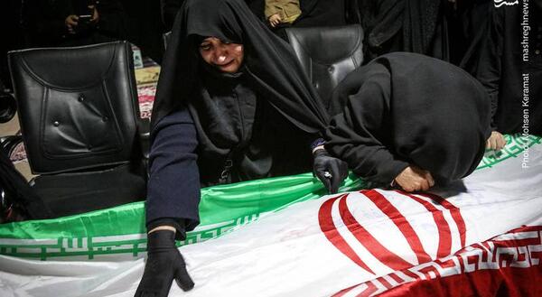 عکس مادر و فرزند شهید