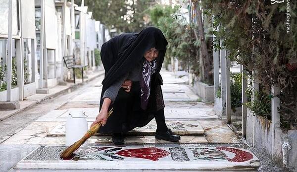 عکس مادر و فرزند شهید