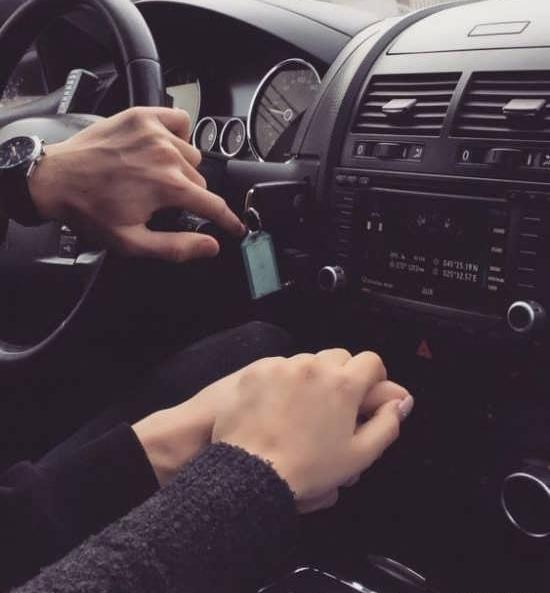 عکس دست دونفره تو ماشین پژو پارس