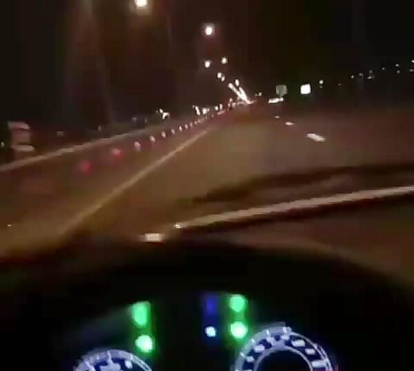 عکس دست دونفره تو ماشین پژو پارس