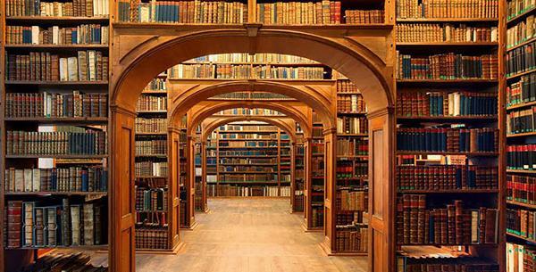 عکس با کیفیت کتابخانه