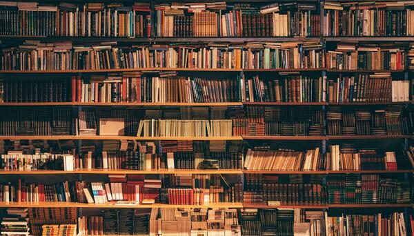 عکس با کیفیت کتابخانه