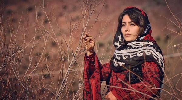 عکس روژان در سریال نون خ