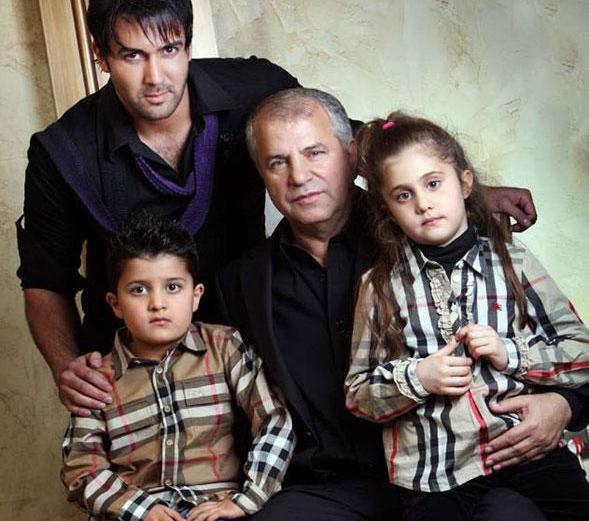 عکس پوریا پورسرخ با پدرش