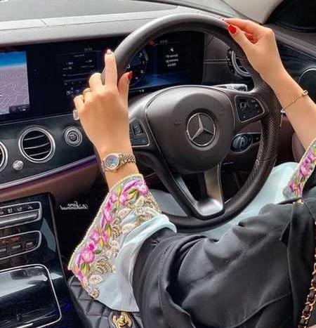 عکس نوشته پشت فرمان ماشین