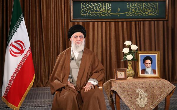 عکس فرزاد فرزین با باران کوثری