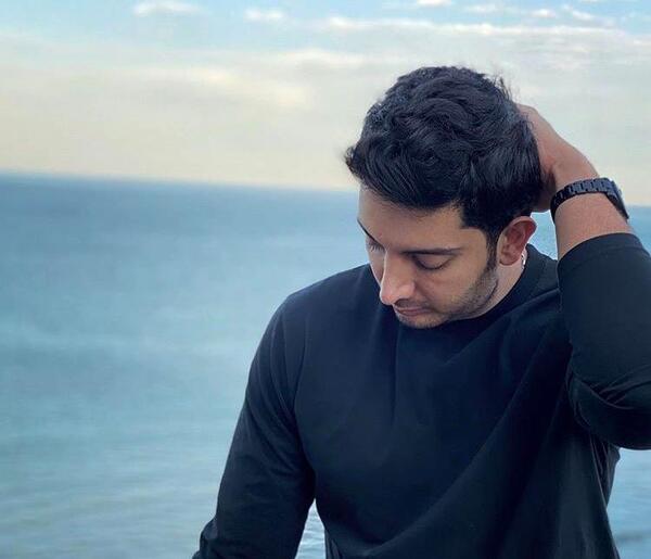 عکس لب فرزاد فرزین