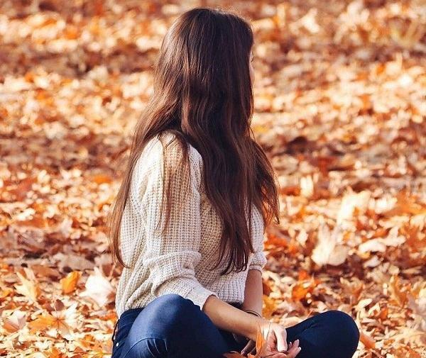 عکس پروفایل نشسته