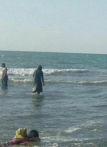 عکس لب ساحل دریای خزر