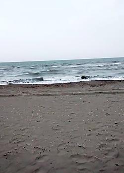 عکس لب ساحل دریای خزر
