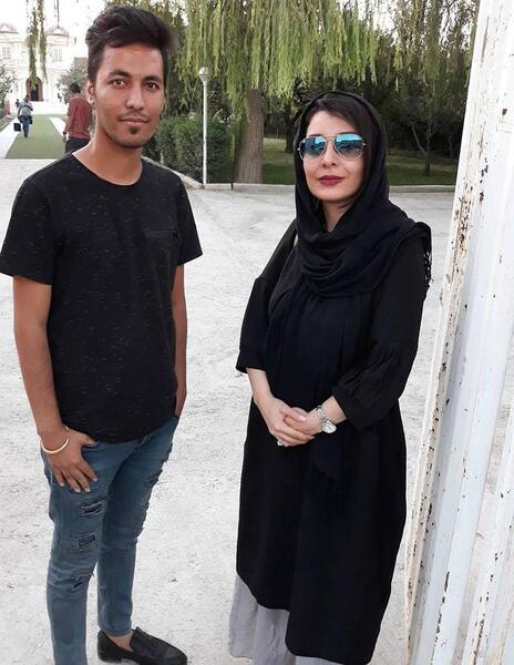 عکس ساره بیات نوشته