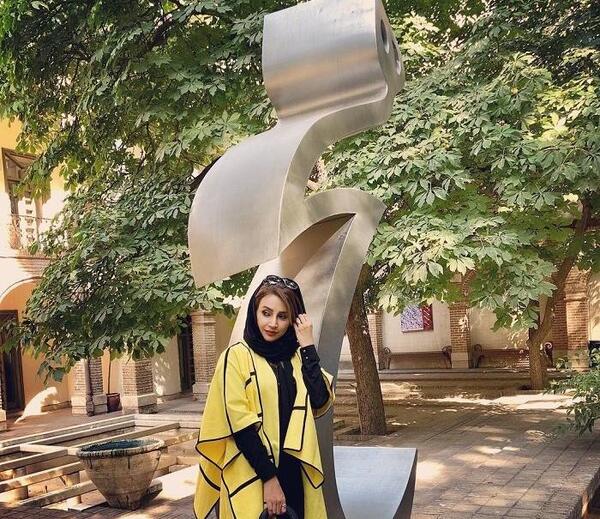 عکس شبنم قلی خانی با شورت