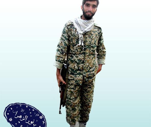 عکس شهید حججی ایستاده