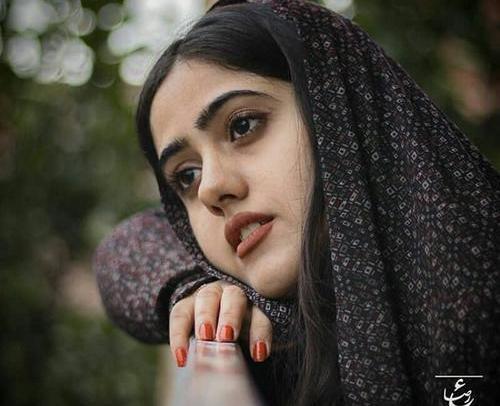 عکس پروفایل یک زن تنها