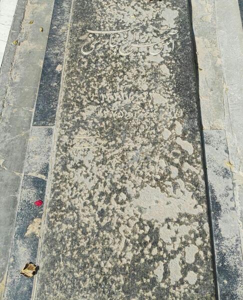 عکس سنگ مزار داوود رشیدی