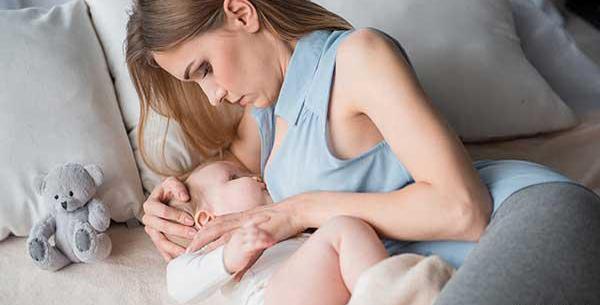 عکس شیر دادن به بچه ها