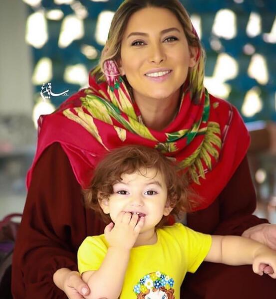 عکس فریبا نادری با پسرش
