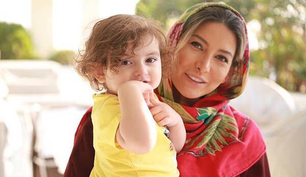 عکس فریبا نادری با پسرش