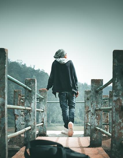 عکس پروفایل دخترونه ایستاده