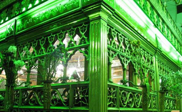 عکس حرم نفیسه خاتون