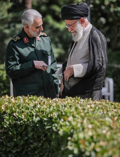 عکس بک گراند قاسم سلیمانی