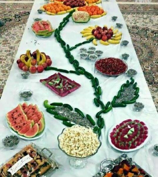 عکس ایده تزیین سفره شب یلدا