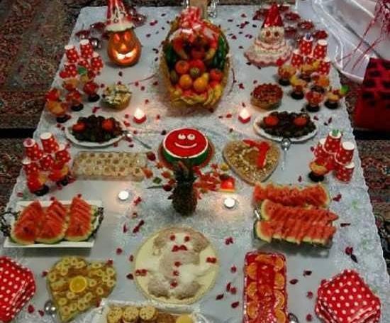 عکس ایده تزیین سفره شب یلدا