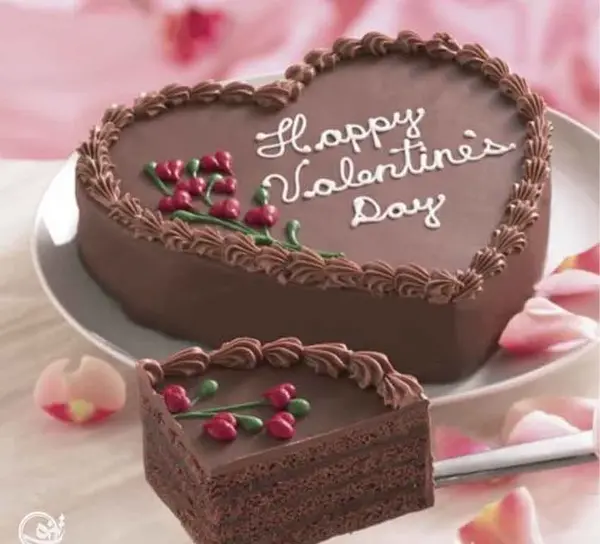 عکس کیک تولد قلب شکلاتی