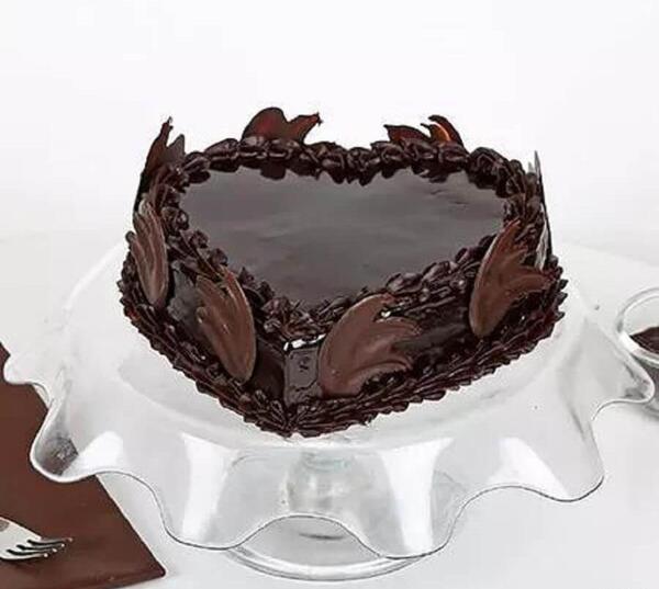 عکس کیک تولد قلب شکلاتی