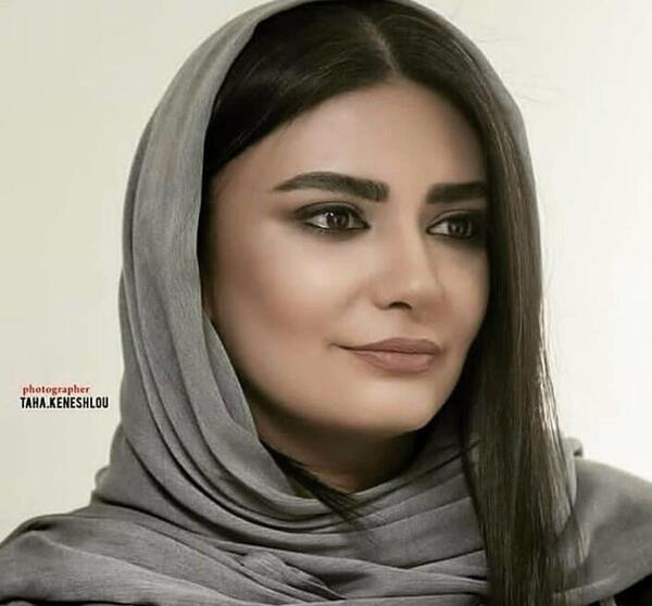 عکس لیندا کیانی با لباس