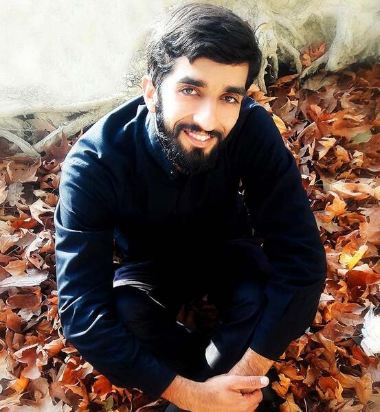 عکس شهید حججی با تفنگ