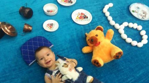 عکس ماهگرد شش ماهگی با غذا
