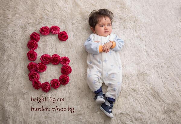عکس ماهگرد شش ماهگی با غذا