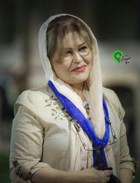 عکس از اکرم محمدی و همسرش