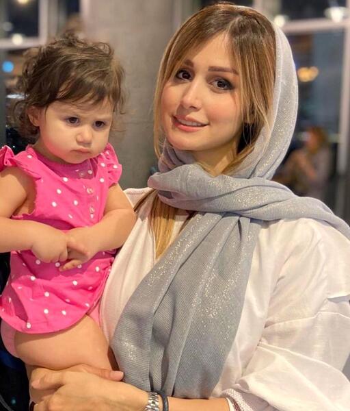 عکس رونمایی شاهرخ استخری از همسرش
